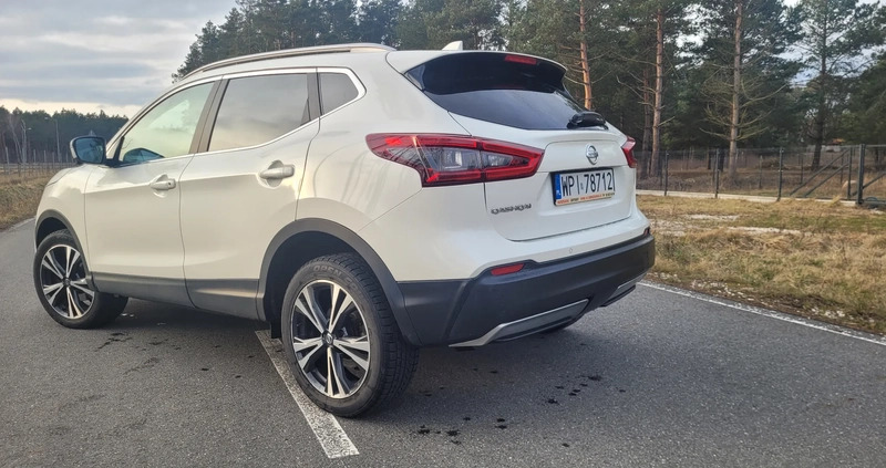 Nissan Qashqai cena 66500 przebieg: 141000, rok produkcji 2017 z Rzeszów małe 56